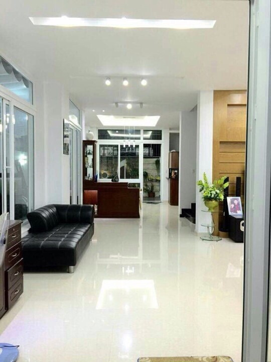 Bán Khách sạn số 35 – 37 Lê Anh Xuân, P. Bến Thành, Quận 1: 8m x 18m